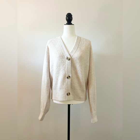 2023 Season - Dynamite Soft Cream Knit Cardigan - size Large - Picture 2 of 7
